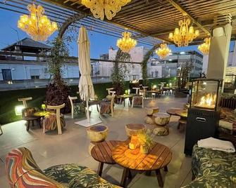 Mariposa Hotel Malaga - מלאגה - פטיו