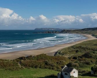 Porthole Cottage, Whitepark Bay, Bushmills - Bushmills - Beach
