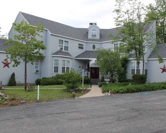 Happy Days and Nights - Marquette - Harbor Springs - Edificio