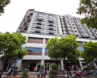 Home Inn (Fuzhou Bayi 7th Road Sanfang Qixiang) - Fuzhou - Building