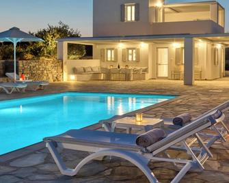 Paros Villa Dioni, pool luxury villa in Santa Maria - Naousa - Pool