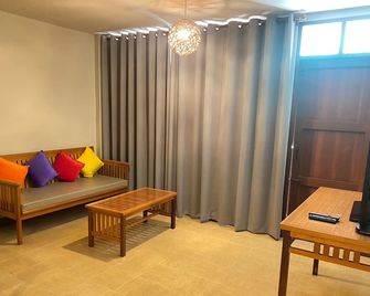 Sun Hotel - Phetchaburi - Olohuone