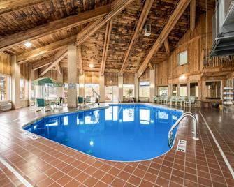Quality Inn & Suites - Menomonie - Pool