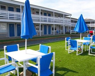 Cape Cod Family Resort - West Yarmouth - Patio