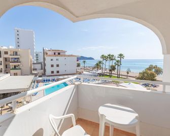 آر 2 فيرونيكا - كالا ميلور - شرفة