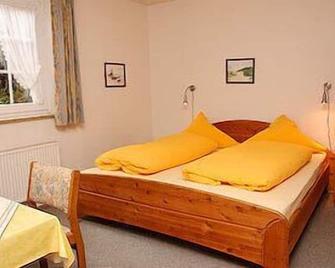 Heckenrose7-Souterrain-rechts - Norddorf - Bedroom