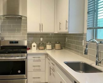 Brand new condo 5 mins from downtown! - Sacramento - Kuchnia