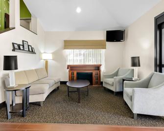 Sleep Inn and Suites Princeton I-77 - Princeton - Salónek