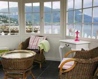 4 person holiday home in Leikanger-By Traum - Leikanger - Living room