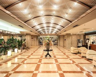 Osaka Garden Palace Hotel - אוסקה - לובי