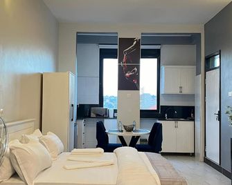 C&C Studio Apartments - Kampala