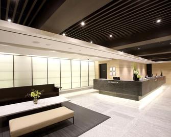 Hotel Pj Myeongdong - Seoul - Front desk