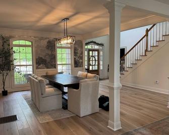 The Best Masters Stay — perfect for a large group! Only 5 mi from Aug. National! - Evans - Dining room