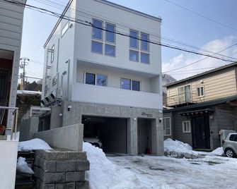 Hakodate Motomachi Guesthouse - Hakodate - Building