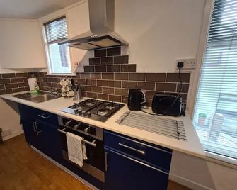 Ty Morgan's Apartments - Rhayader - Cucina