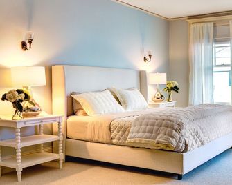 Gateways Inn & Restaurant - Lenox - Bedroom