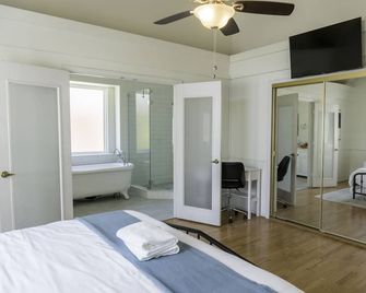 The Comfort Home | w/King Beds - Frisco - Camera da letto