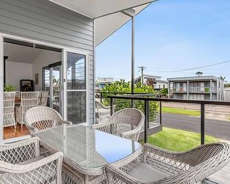 Seaspray Daze - Tomakin Beach - Tomakin - Balcony