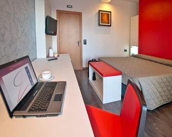 Eden Hotel - San Salvo - Спальня
