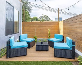 Walk to Universal: New Townhouse: Garage Prk'g - Los Angeles - Patio