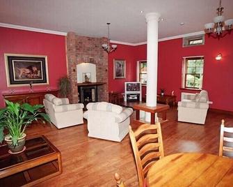 Coachouse - Balloch - Living room