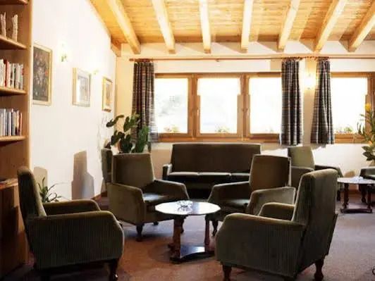 هوتل زوريجو