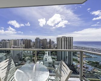 Refurnished! 33rd Floor Rare Executive Suite 2br/2.5ba W/Kitchen & Laundry - 檀香山 - 陽台