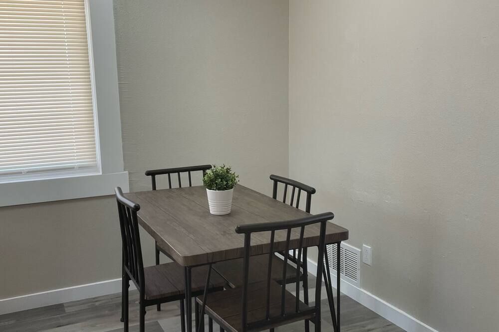 Cheerful updated 3bed room house - דנבר - חדר אוכל