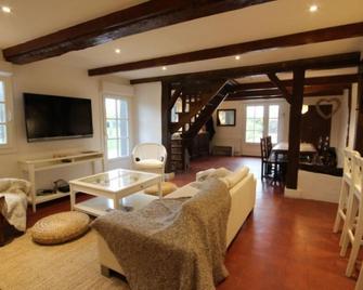 Longère of 140m2 private heated pool next to Cabourg air-conditioned - Goustranville - Sala de estar