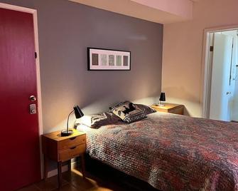 Cozy Renovated Bay View Apt in Oakland w/ Parking - Oakland - Bedroom