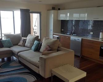 Villa Riviera on River Front - Ballina - Sala de estar