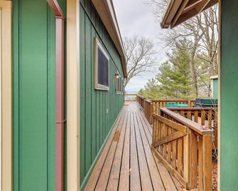 Family Friendly Mears Cottage - Walk to the Beach! - Mears - Balcony