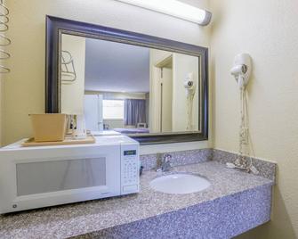 Budget Inn By OYO Natural Bridge I-81 - Natural Bridge - Habitación