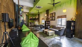 Pods The Backpackers Home & Cafe, Kuala Lumpur - Kuala Lumpur - Restaurant