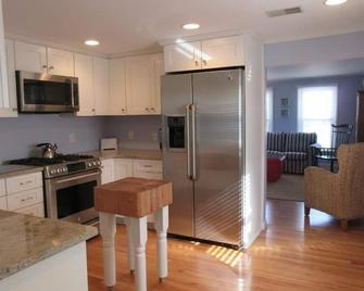 Single Family With Bay Views In Beach Haven - Beach Haven - Keuken