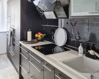 Lovely Home In Lubniewice With Wifi - Lubniewice - Kitchen