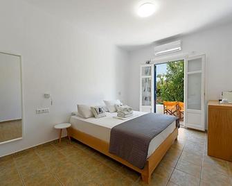 Hotel Bilia - Naousa - Bedroom