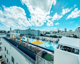 The Fairwind Hotel - מיאמי ביץ' - מרפסת