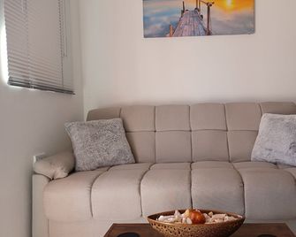 D2 Stylish Brand New Apartment - Nuevo Apartamento - San Carlos - Living room