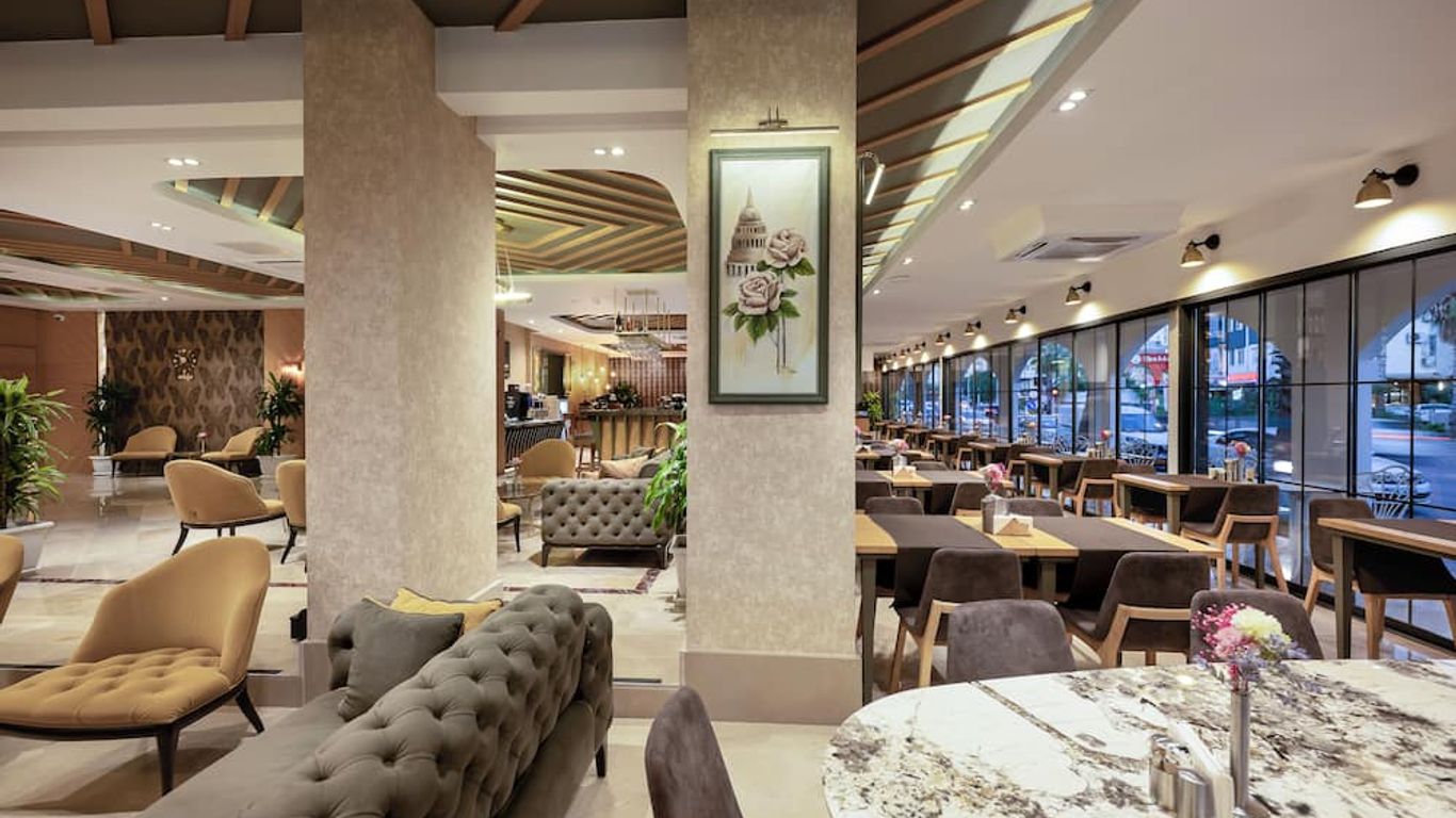 Sealife Lounge - Adult only