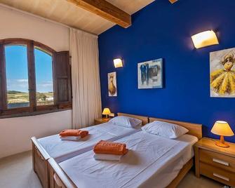 The Arches Holiday Home - Kerċem - Habitación