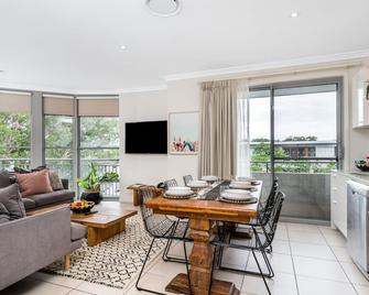 Byron Bay Hotel and Apartments - Byron Bay - Dining room
