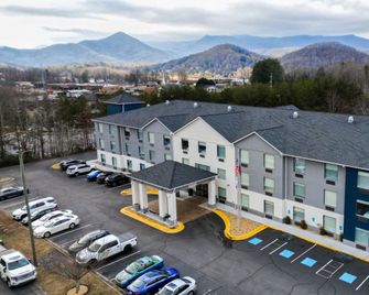 Holiday Inn Express & Suites Hiawassee By IHG - Hiawassee - Building