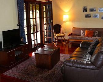 Clover Cottage Country Retreat - Manjimup - Sala de estar