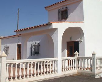 Beautiful large rural villa, private pool and stunning mountain views - Huércal-Overa - Building