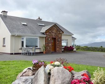 Ring Of Kerry . Beautiful 3 Bed Home, Sleeps 7 - Killorglin - Gebäude