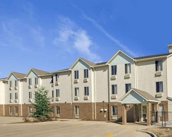 Jacksonville Inn & Suites - Jacksonville - Budova