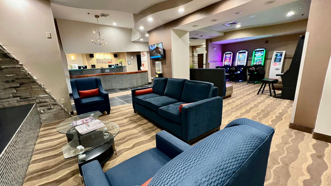 HomeTowne Studios & Suites by Red Roof Washington