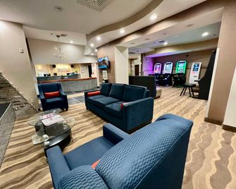 HomeTowne Studios & Suites by Red Roof Washington - Washington - Lobby