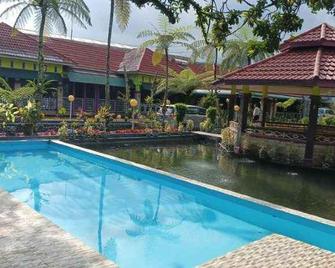 Wisma Pangeran - Bukittinggi - Piscina